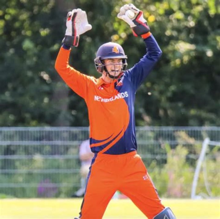 Cricketer Scott Edwards Wife Name : Is He Married? - SarkariResult