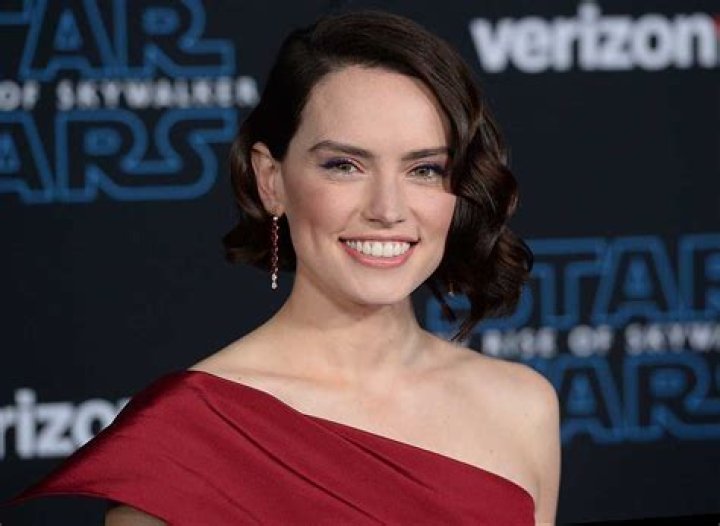 Daisy Ridley Net Worth: Details About Movie, Career, Age, Films, Income - SarkariResult