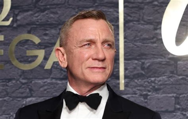 Daniel Craig Net Worth: Details About Movies, Age, Height, Wife, Salary - SarkariResult
