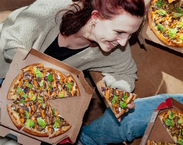 Discovering Alenakosha: A New Path for Online Community and Commerce