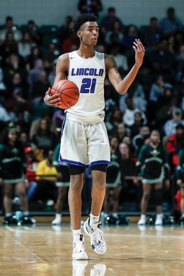 Emoni Bates Net Worth: Details About Draft, NBA, Stats, Rank, Wife, Age - SarkariResult