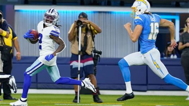 Fight Before the Game: Austin Ekeler Punched in the Clash between Los Angeles Chargers and Dallas Cowboys - SarkariResult