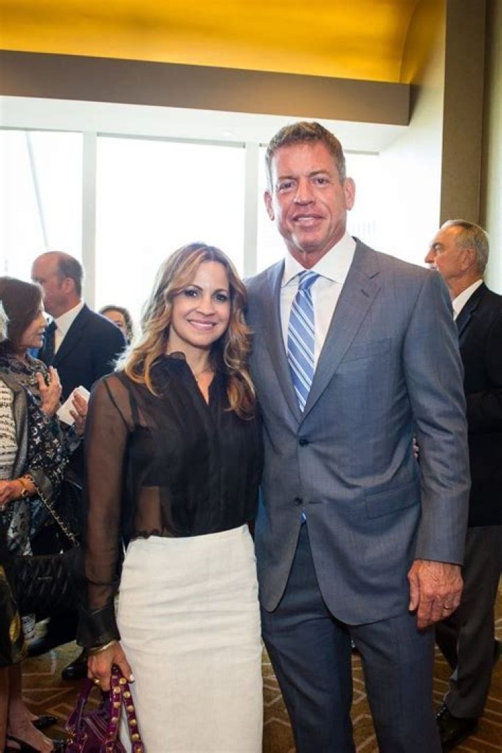 How Did Troy Aikman Accumulate a Net Worth of $65 Million in 2023? - SarkariResult