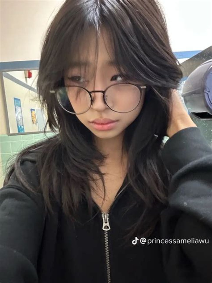 How Tall is Princess Amelia Wu in CM? Unveiling Her Notable Stature