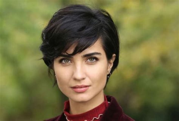 Tuba Buyukustun Height, Weight, Measurements, Bra Size, Shoe Size