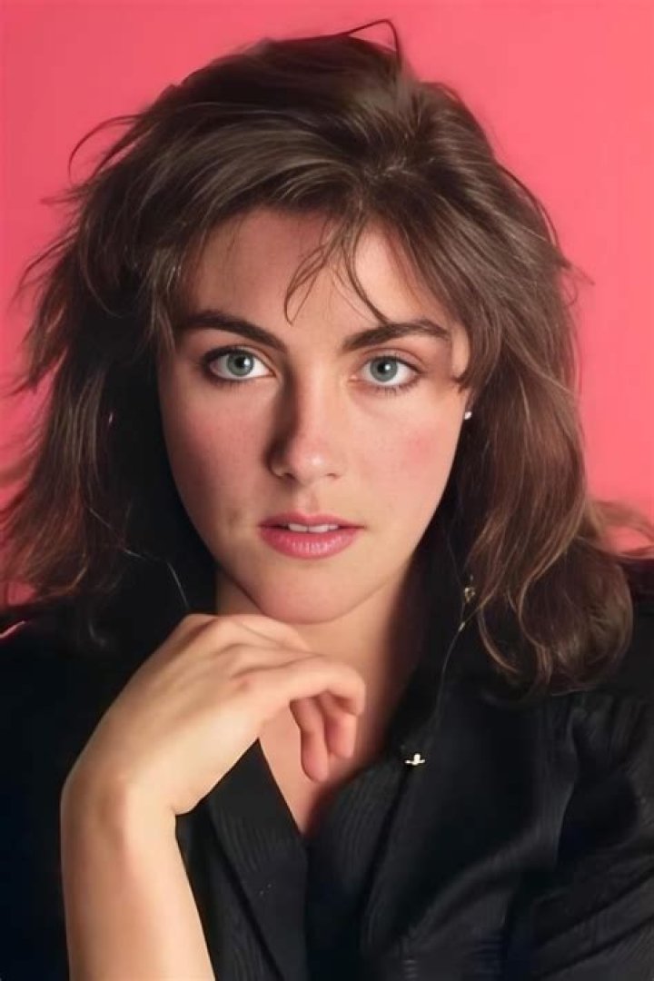 Unraveling the Mystery of Laura Branigan's Cause of Death - SarkariResult